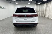 2025 Volkswagen Atlas 2.0T SE w/Technology Oshkosh WI