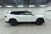 2025 Volkswagen Atlas 2.0T SE w/Technology Oshkosh WI