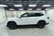 2025 Volkswagen Atlas 2.0T SE w/Technology Oshkosh WI