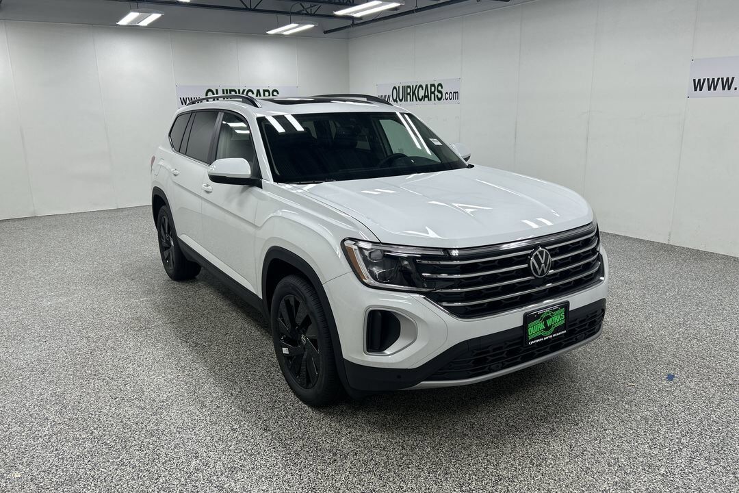 2025 Volkswagen Atlas 2.0T SE w/Technology Oshkosh WI