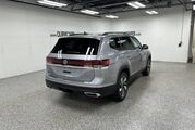 2025 Volkswagen Atlas 2.0T SE w/Technology Oshkosh WI