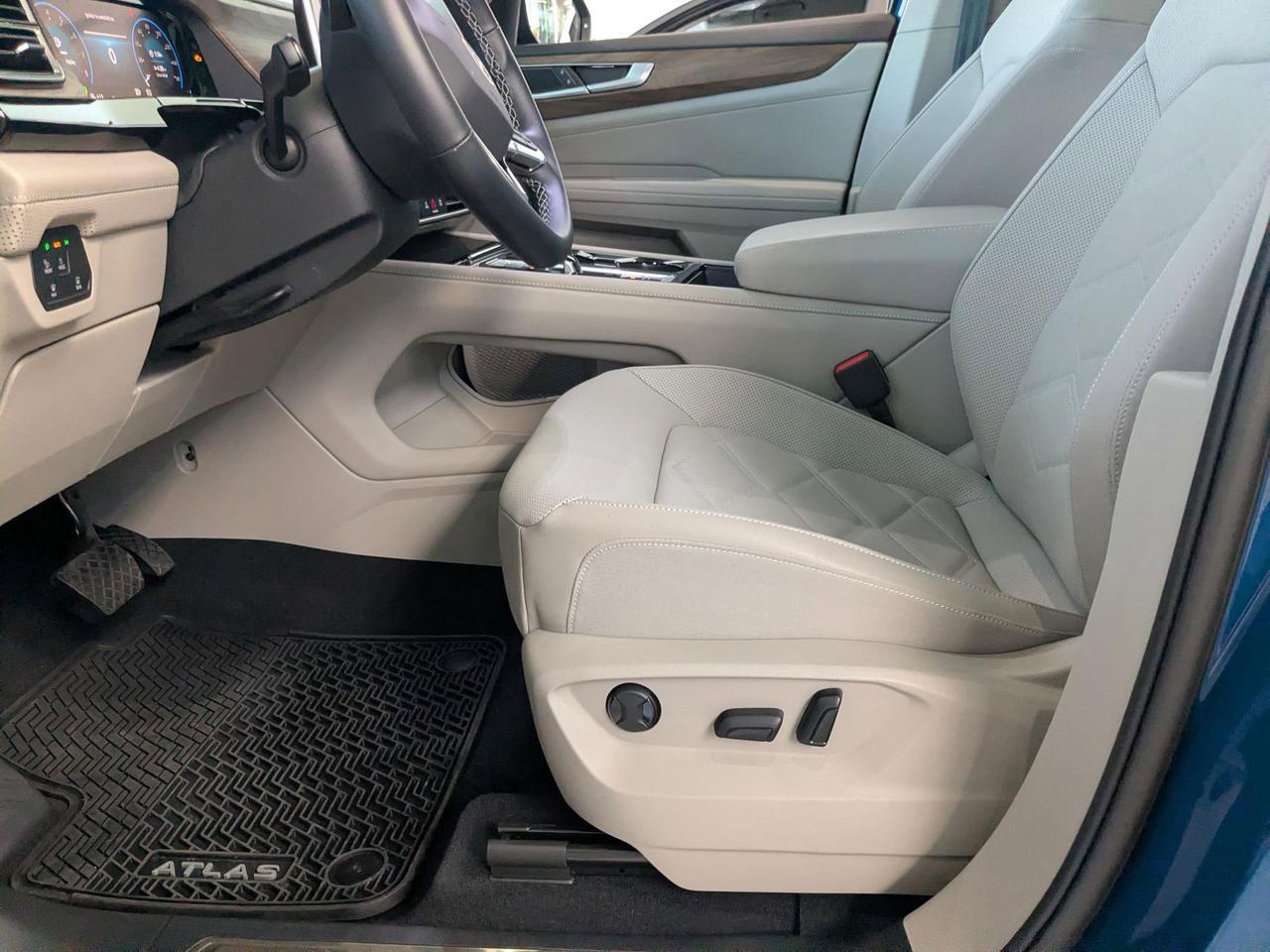 2025 Volkswagen Atlas 2.0T SE w/Technology San Antonio TX