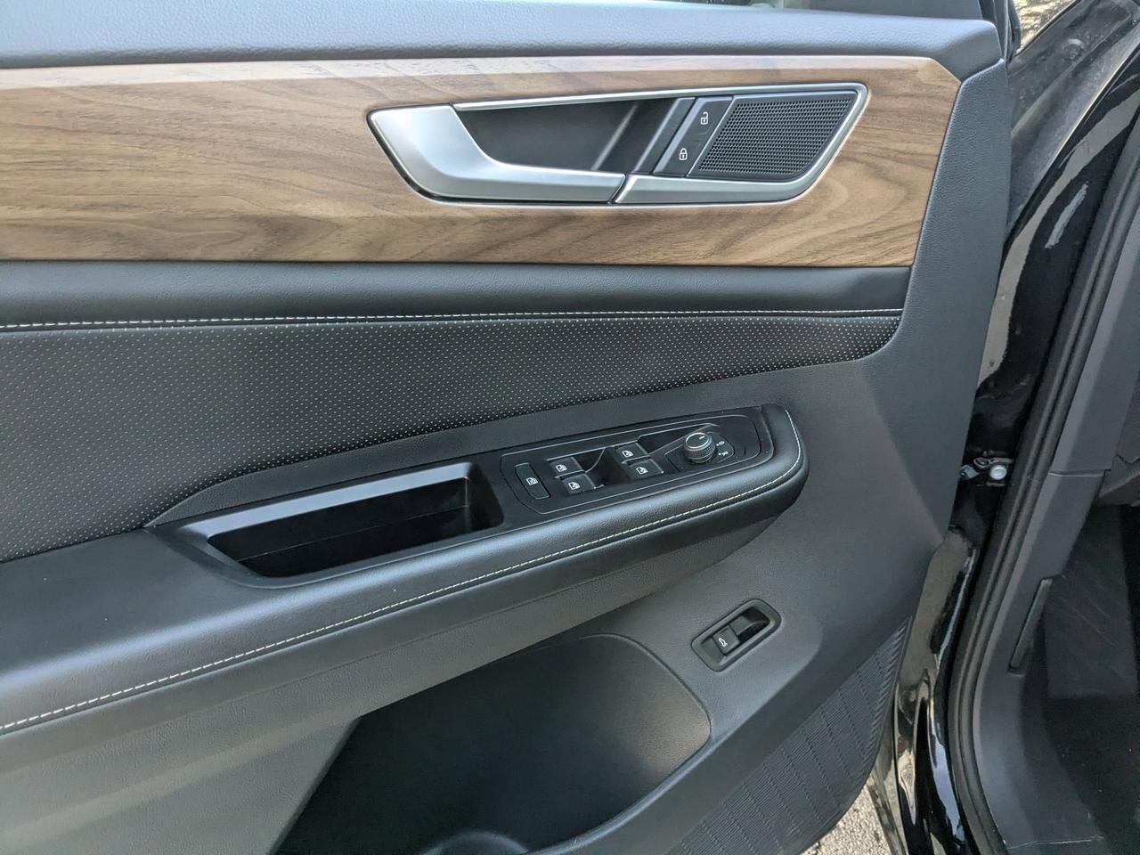 2025 Volkswagen Atlas 2.0T SE w/Technology San Antonio TX