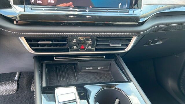 2025 Volkswagen Atlas 2.0T SE w/Technology San Juan TX