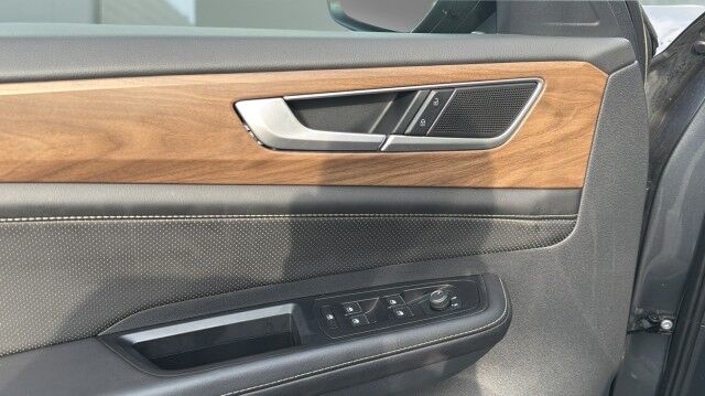 2025 Volkswagen Atlas 2.0T SE w/Technology San Juan TX