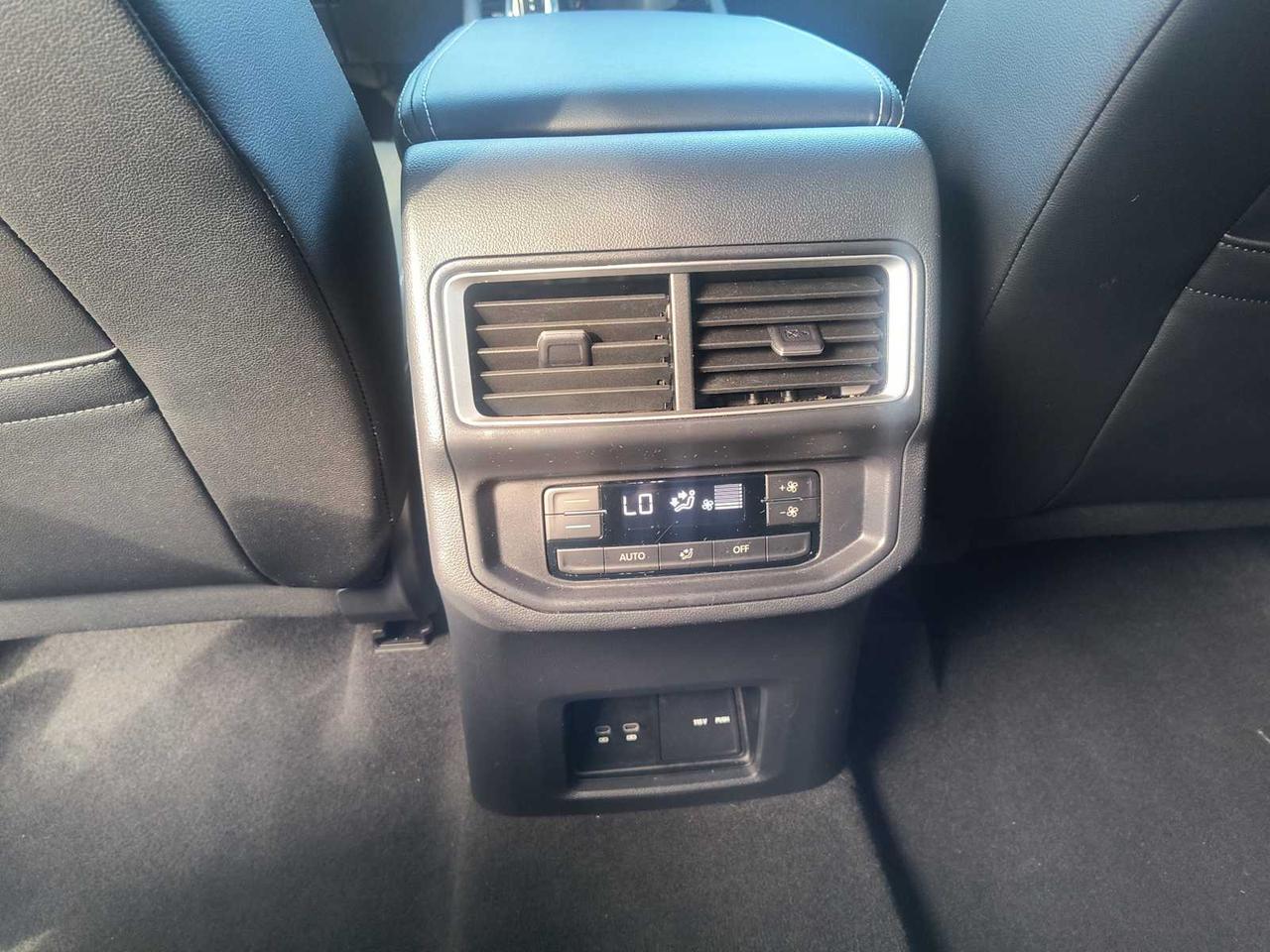 2025 Volkswagen Atlas 2.0T SE w/Technology Medford MA