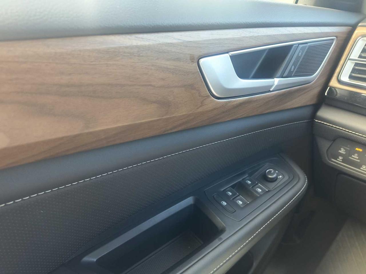 2025 Volkswagen Atlas 2.0T SE w/Technology Medford MA