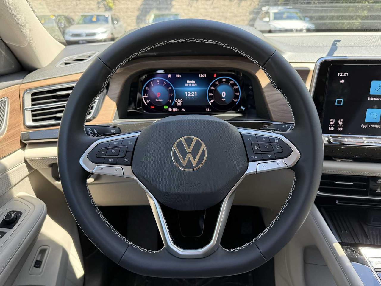 2025 Volkswagen Atlas 2.0T SE w/Technology Westborough MA