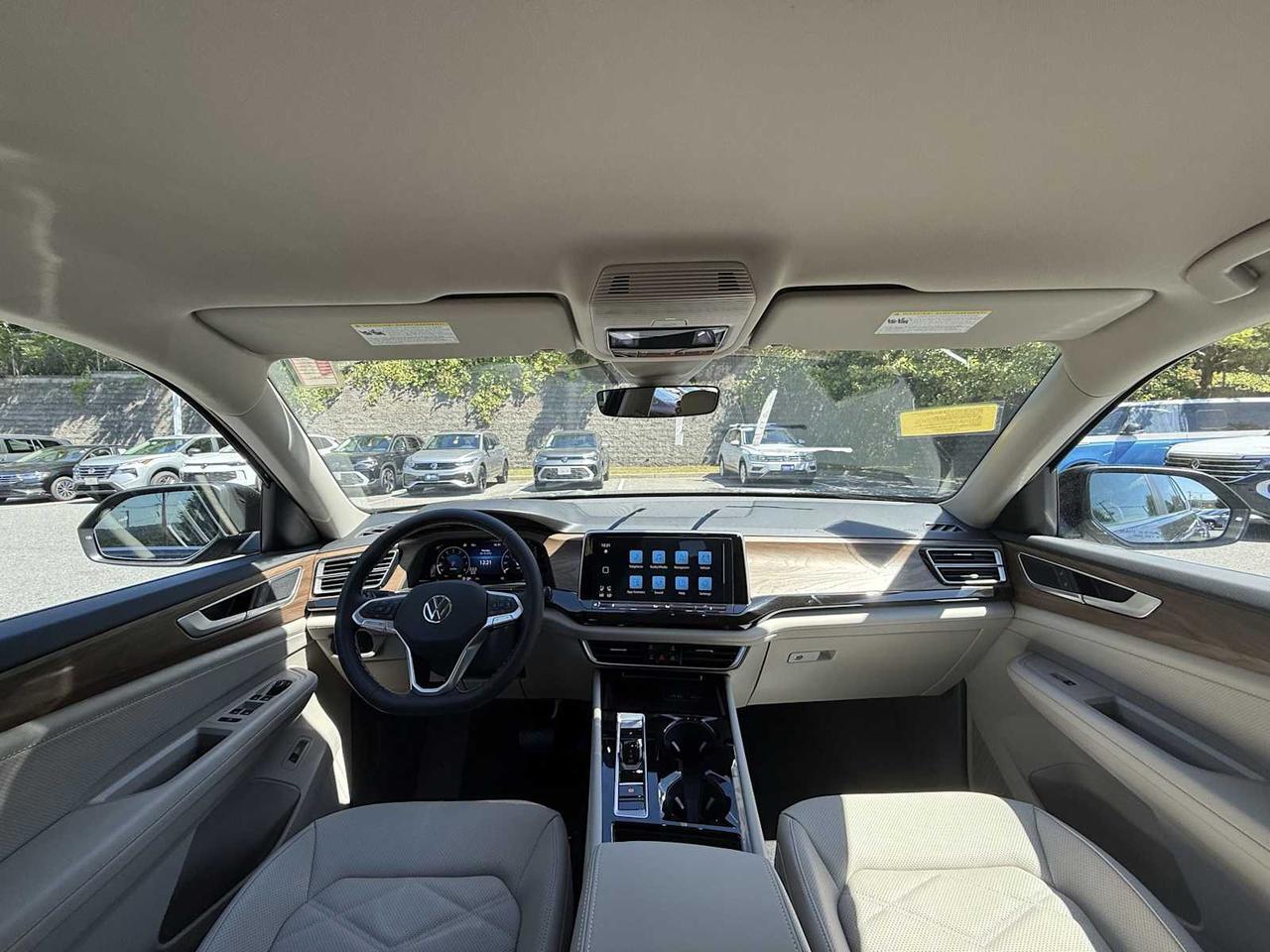2025 Volkswagen Atlas 2.0T SE w/Technology Westborough MA