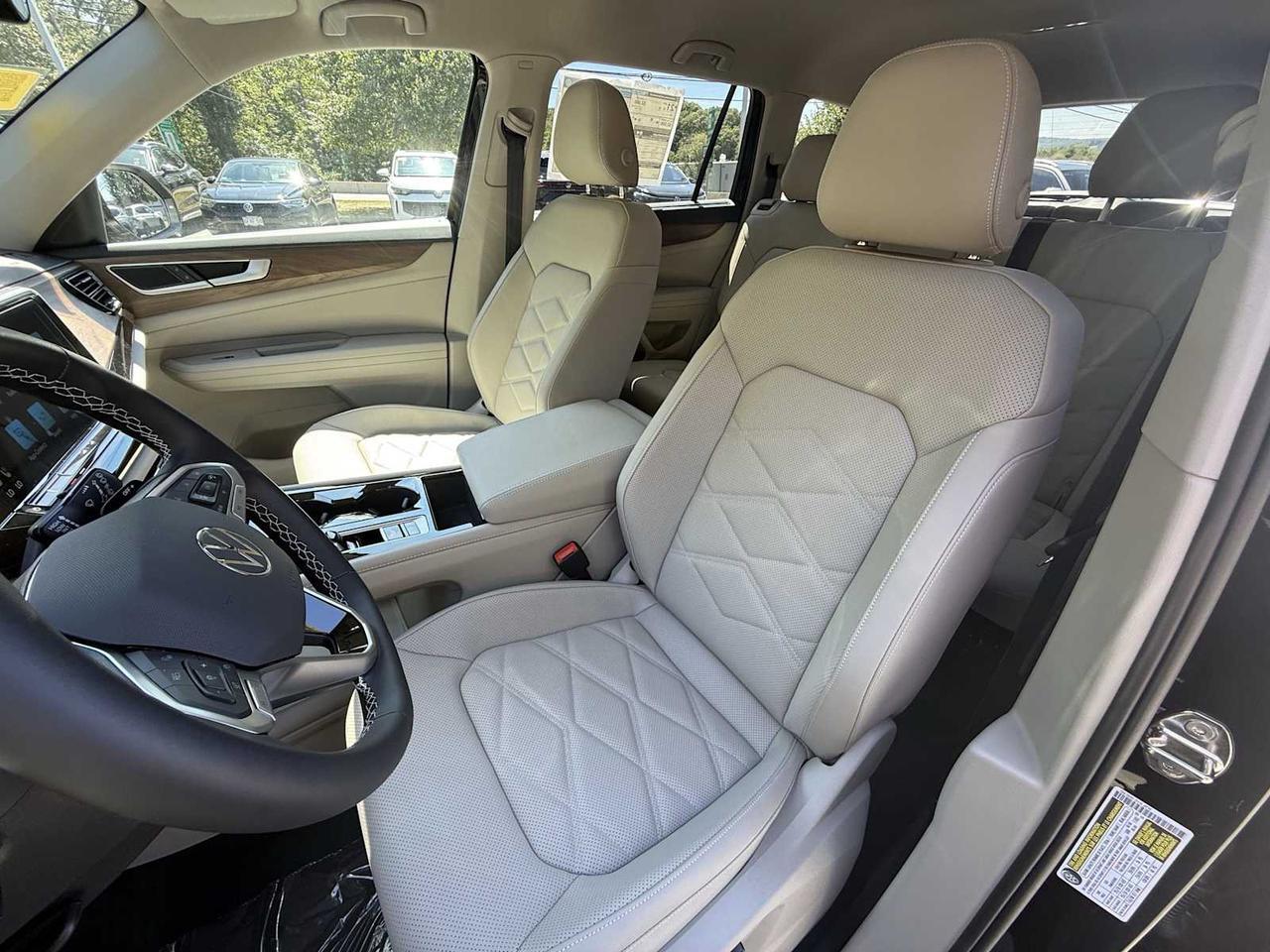 2025 Volkswagen Atlas 2.0T SE w/Technology Westborough MA