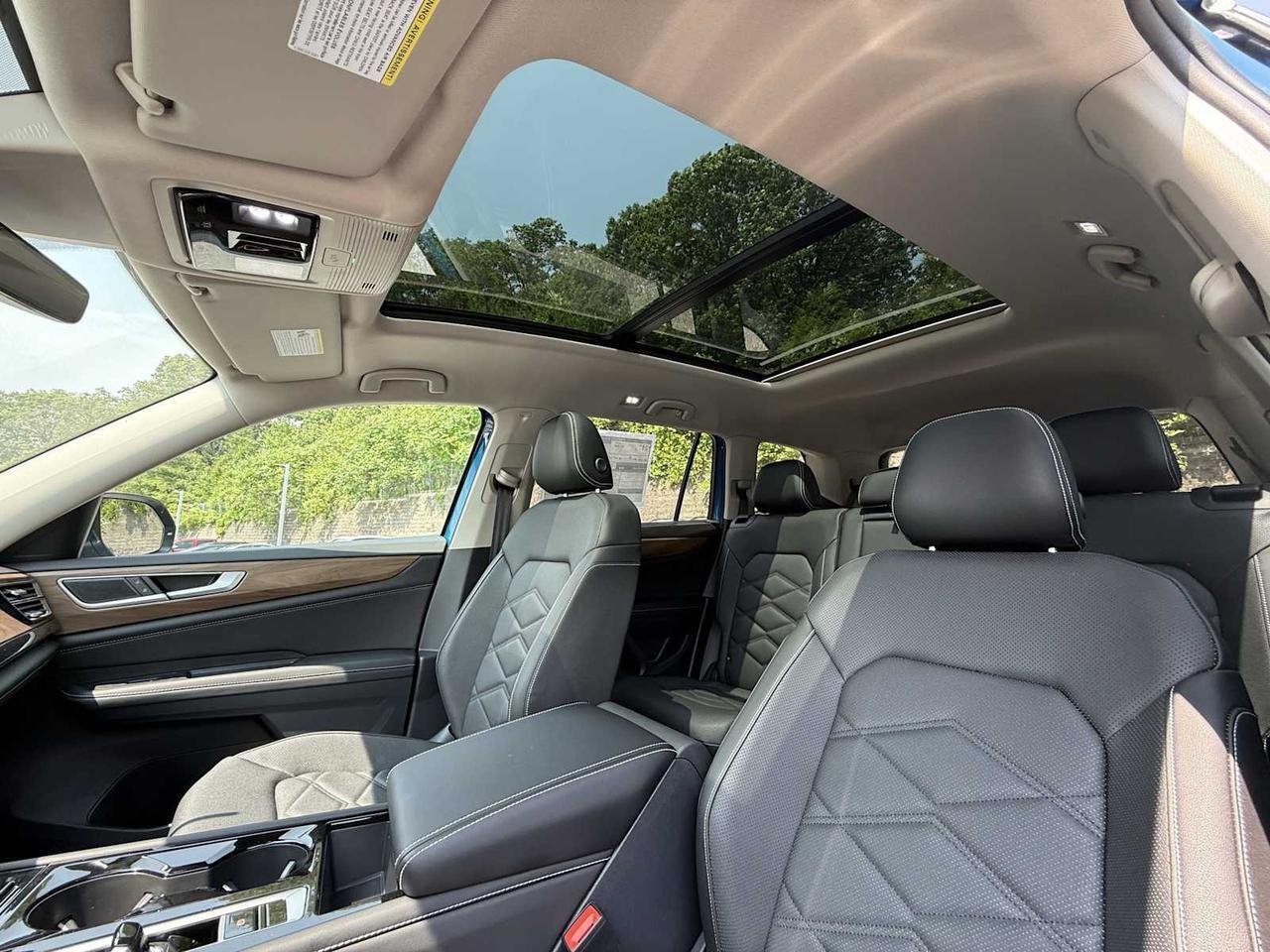 2025 Volkswagen Atlas 2.0T SE w/Technology Westborough MA