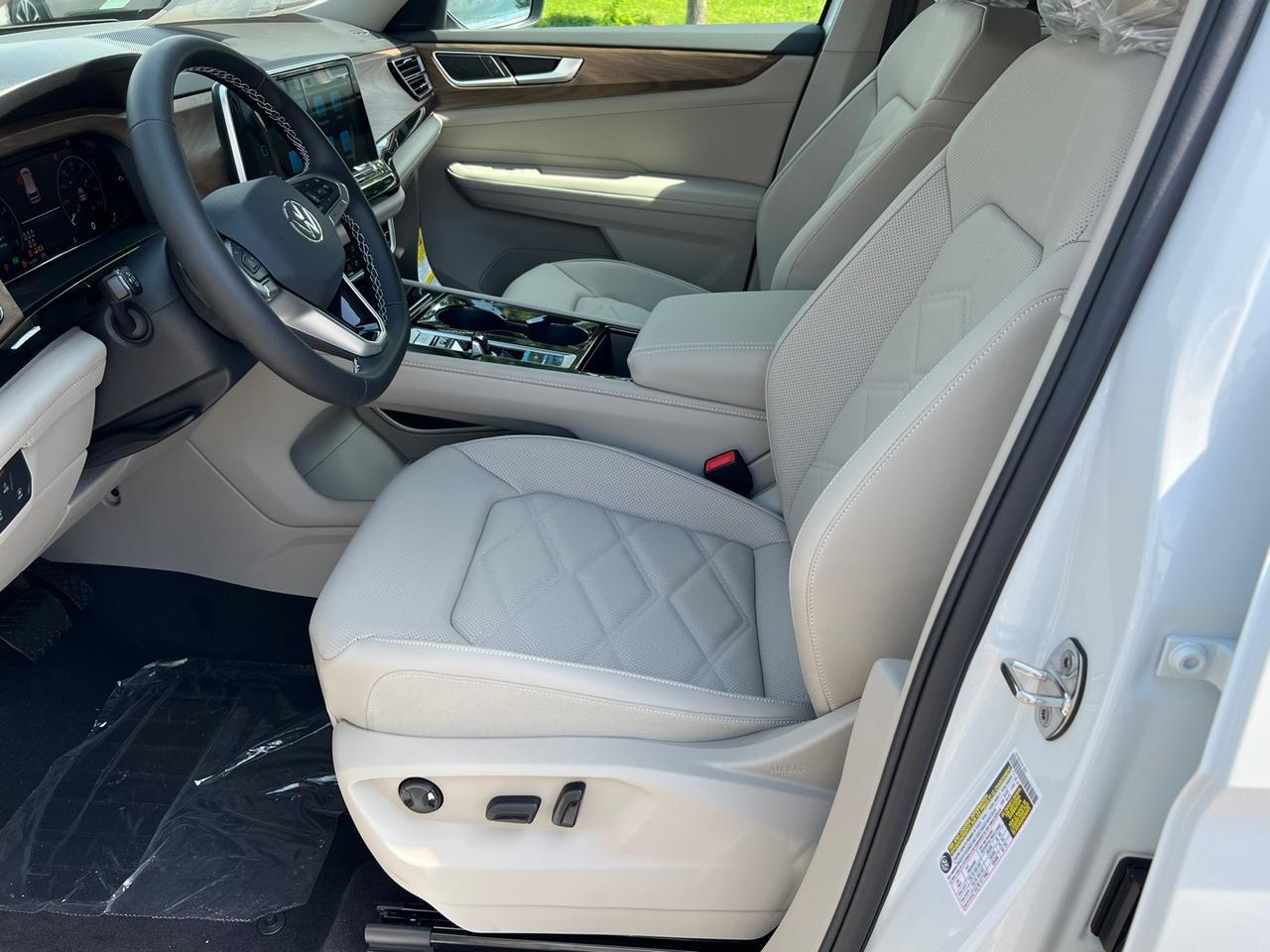 2025 Volkswagen Atlas 2.0T SE w/Technology Hagerstown MD