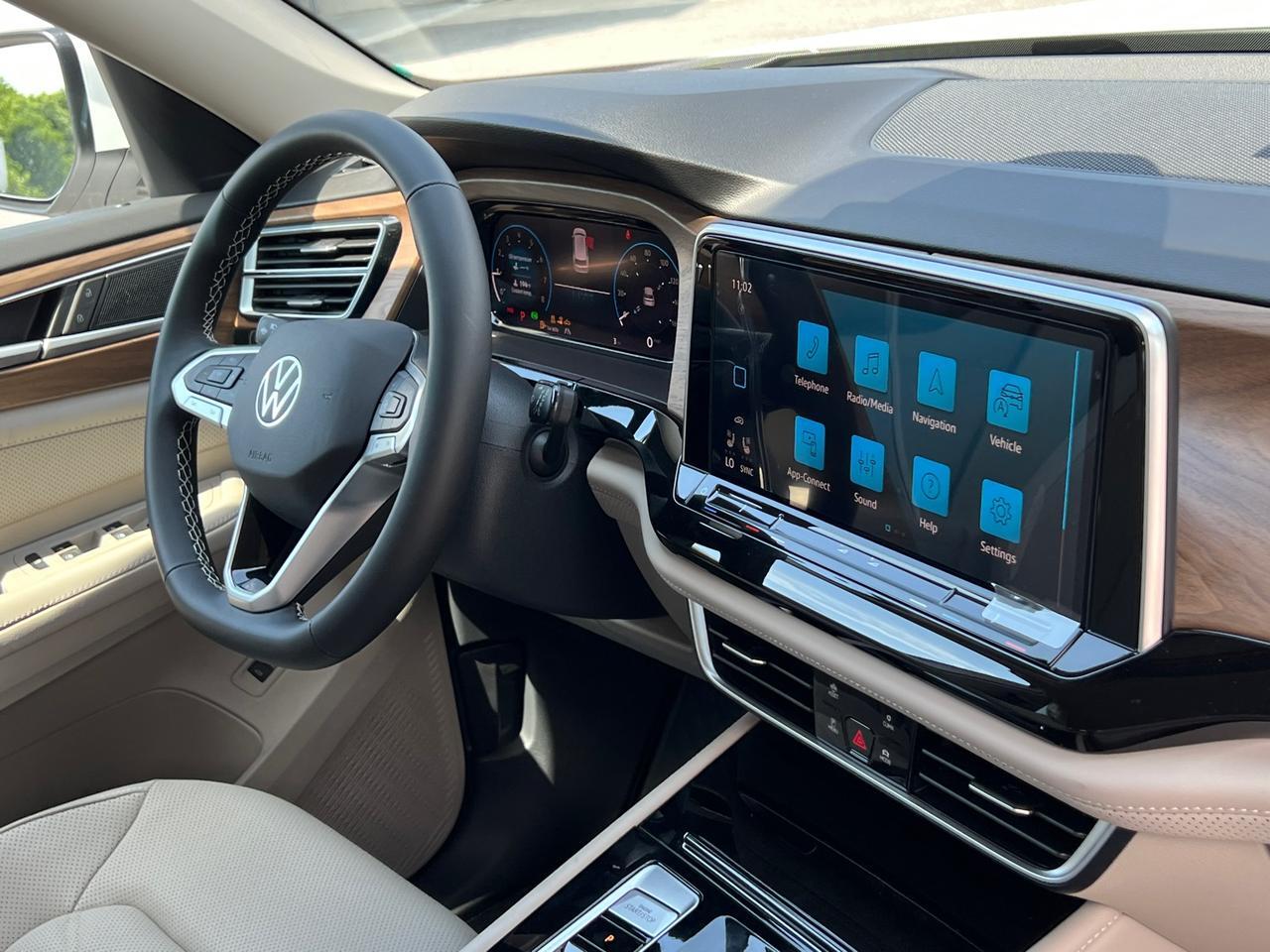2025 Volkswagen Atlas 2.0T SE w/Technology Hagerstown MD