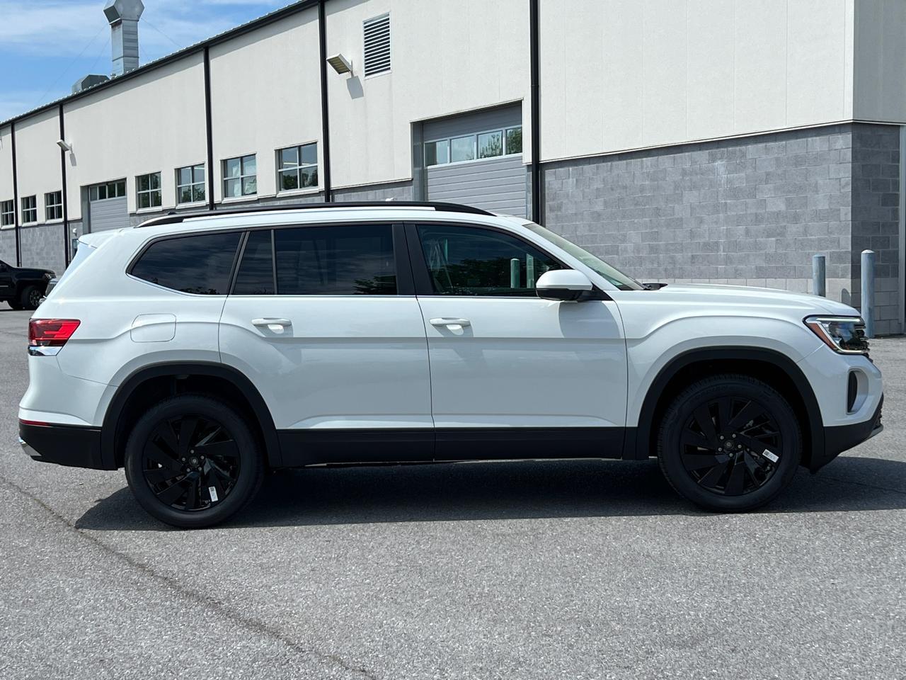 2025 Volkswagen Atlas 2.0T SE w/Technology Hagerstown MD