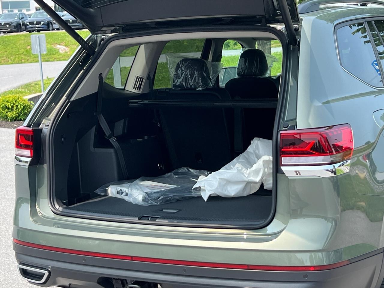 2025 Volkswagen Atlas 2.0T SE w/Technology Hagerstown MD