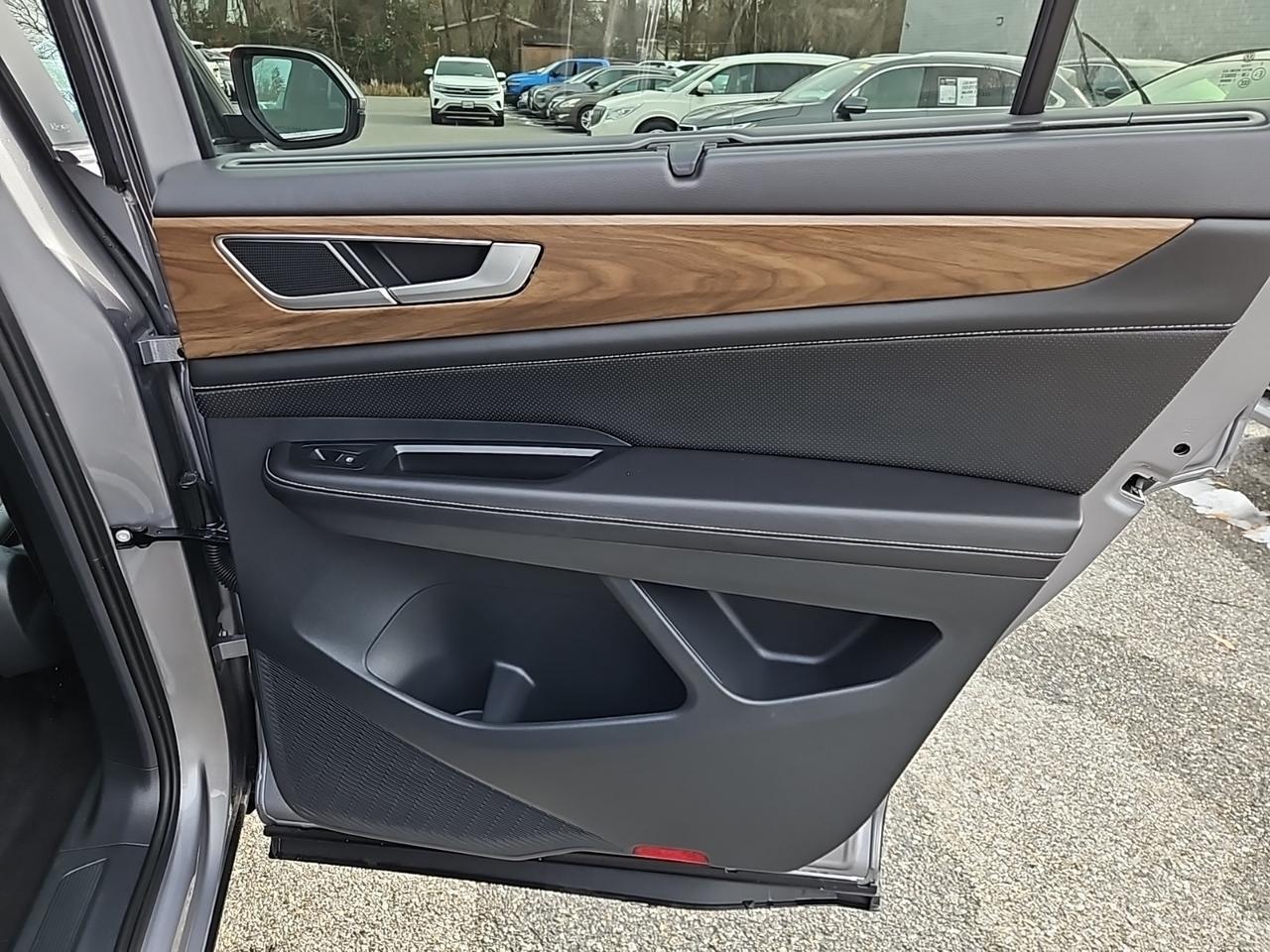 2025 Volkswagen Atlas 2.0T SE w/Technology Waldorf MD