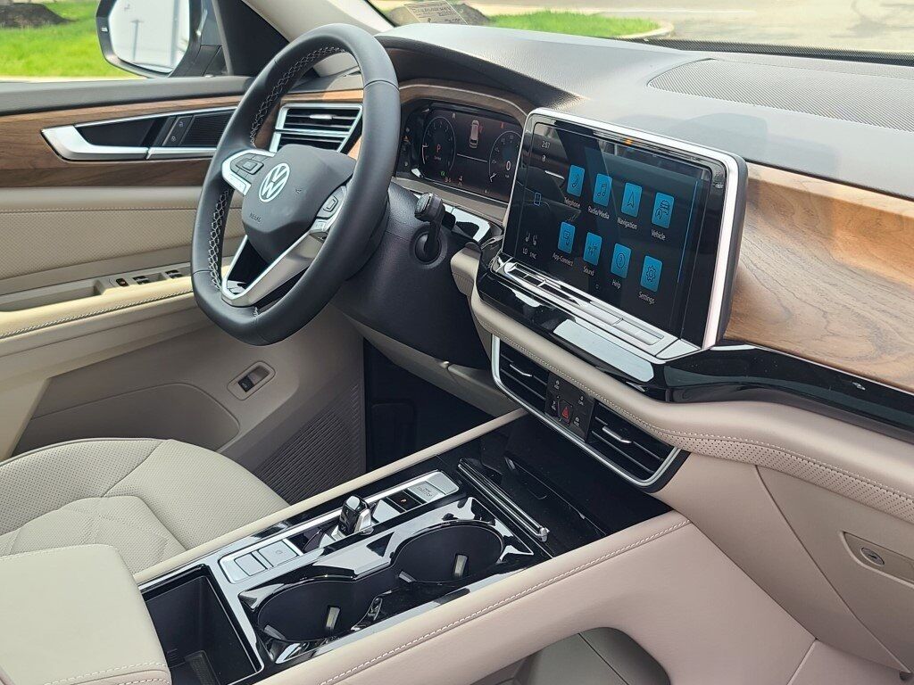 2025 Volkswagen Atlas 2.0T SE w/Technology Springfield VA