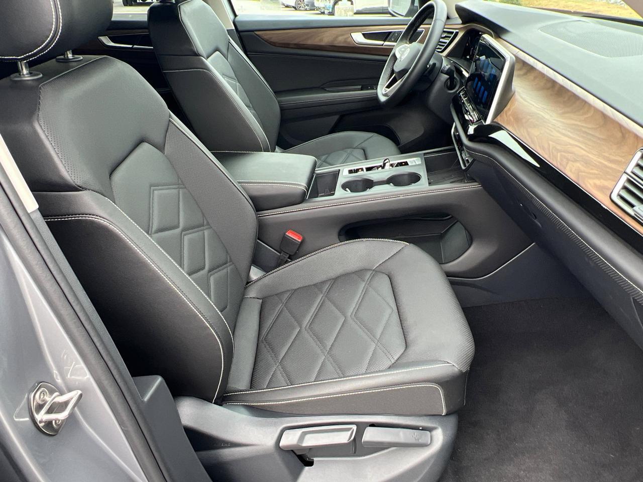 2025 Volkswagen Atlas 2.0T SE Hagerstown MD