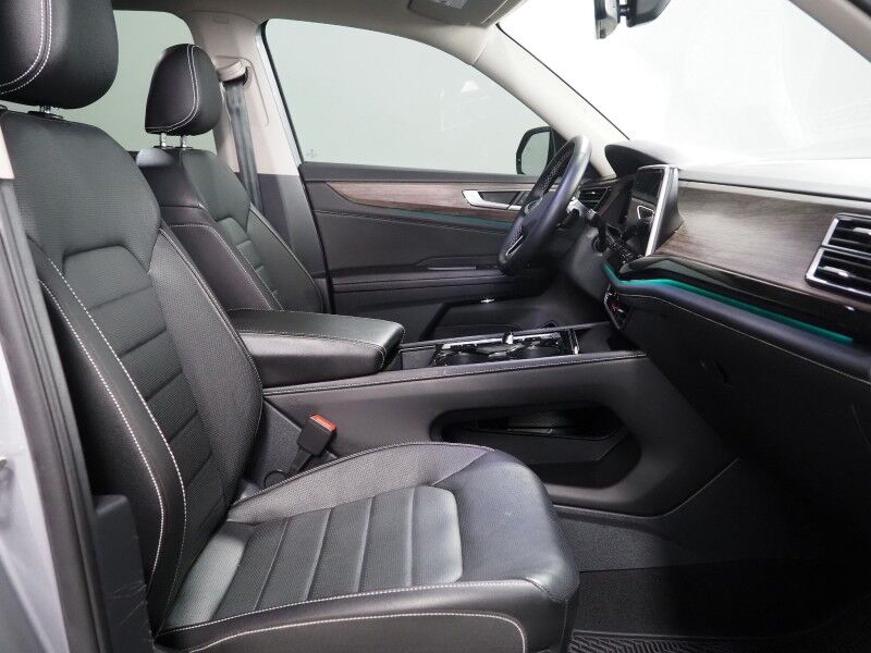 2025 Volkswagen Atlas 2.0T SEL AWD *HEADS-UP DISPLAY, NAVIGATION, ADAPTIVE CRUISE, DIGITAL COCKPIT, SAFETY ALERTS, BACKUP-CAMERA, PANORAMA MOONROOF, LEATHER, CLIMATE SEATS, HEATED STEERING, 2ND ROW CAPTAIN'S, WIRELESS CHARGING, ANDROID & APPLE Round Rock TX