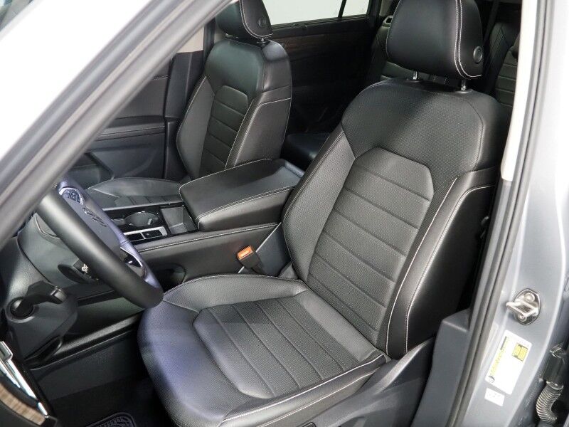 2025 Volkswagen Atlas 2.0T SEL AWD *HEADS-UP DISPLAY, NAVIGATION, ADAPTIVE CRUISE, DIGITAL COCKPIT, SAFETY ALERTS, BACKUP-CAMERA, PANORAMA MOONROOF, LEATHER, CLIMATE SEATS, HEATED STEERING, 2ND ROW CAPTAIN'S, WIRELESS CHARGING, ANDROID & APPLE Round Rock TX