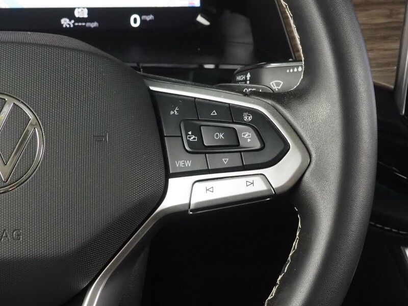2025 Volkswagen Atlas 2.0T SEL AWD *HEADS-UP DISPLAY, NAVIGATION, ADAPTIVE CRUISE, DIGITAL COCKPIT, SAFETY ALERTS, BACKUP-CAMERA, PANORAMA MOONROOF, LEATHER, CLIMATE SEATS, HEATED STEERING, 2ND ROW CAPTAIN'S, WIRELESS CHARGING, ANDROID & APPLE Round Rock TX