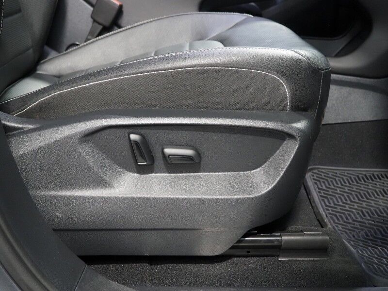 2025 Volkswagen Atlas 2.0T SEL AWD *HEADS-UP DISPLAY, NAVIGATION, ADAPTIVE CRUISE, DIGITAL COCKPIT, SAFETY ALERTS, BACKUP-CAMERA, PANORAMA MOONROOF, LEATHER, CLIMATE SEATS, HEATED STEERING, 2ND ROW CAPTAIN'S, WIRELESS CHARGING, ANDROID & APPLE Round Rock TX