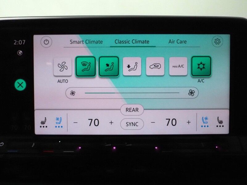 2025 Volkswagen Atlas 2.0T SEL AWD *HEADS-UP DISPLAY, NAVIGATION, ADAPTIVE CRUISE, DIGITAL COCKPIT, SAFETY ALERTS, BACKUP-CAMERA, PANORAMA MOONROOF, LEATHER, CLIMATE SEATS, HEATED STEERING, 2ND ROW CAPTAIN'S, WIRELESS CHARGING, ANDROID & APPLE Round Rock TX