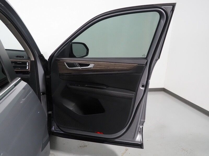 2025 Volkswagen Atlas 2.0T SEL AWD *HEADS-UP DISPLAY, NAVIGATION, ADAPTIVE CRUISE, DIGITAL COCKPIT, SAFETY ALERTS, BACKUP-CAMERA, PANORAMA MOONROOF, LEATHER, CLIMATE SEATS, HEATED STEERING, 2ND ROW CAPTAIN'S, WIRELESS CHARGING, ANDROID & APPLE Round Rock TX