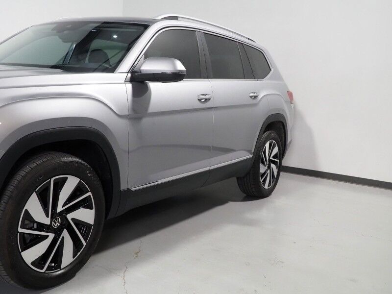 2025 Volkswagen Atlas 2.0T SEL AWD *HEADS-UP DISPLAY, NAVIGATION, ADAPTIVE CRUISE, DIGITAL COCKPIT, SAFETY ALERTS, BACKUP-CAMERA, PANORAMA MOONROOF, LEATHER, CLIMATE SEATS, HEATED STEERING, 2ND ROW CAPTAIN'S, WIRELESS CHARGING, ANDROID & APPLE Round Rock TX