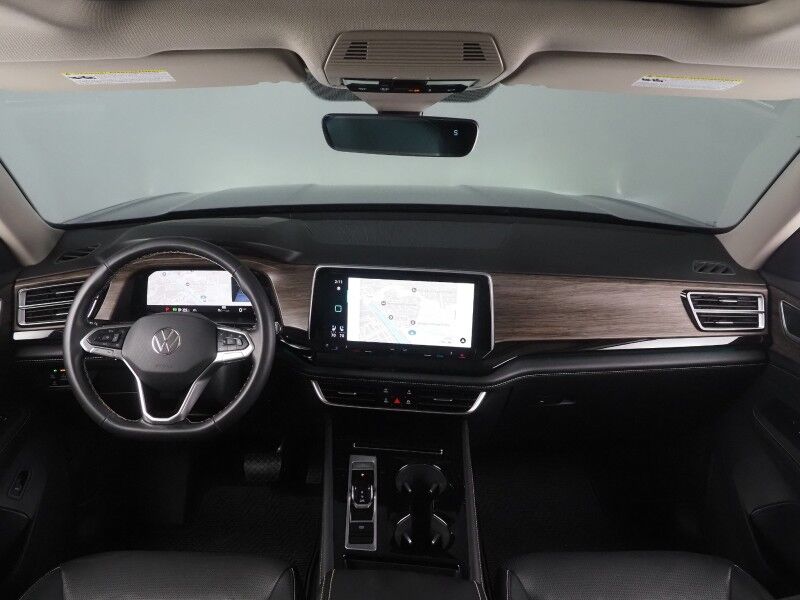 2025 Volkswagen Atlas 2.0T SEL AWD *HEADS-UP DISPLAY, NAVIGATION, ADAPTIVE CRUISE, DIGITAL COCKPIT, SAFETY ALERTS, BACKUP-CAMERA, PANORAMA MOONROOF, LEATHER, CLIMATE SEATS, HEATED STEERING, 2ND ROW CAPTAIN'S, WIRELESS CHARGING, ANDROID & APPLE