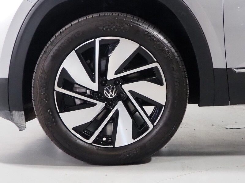 2025 Volkswagen Atlas 2.0T SEL AWD *HEADS-UP DISPLAY, NAVIGATION, ADAPTIVE CRUISE, DIGITAL COCKPIT, SAFETY ALERTS, BACKUP-CAMERA, PANORAMA MOONROOF, LEATHER, CLIMATE SEATS, HEATED STEERING, 2ND ROW CAPTAIN'S, WIRELESS CHARGING, ANDROID & APPLE Round Rock TX