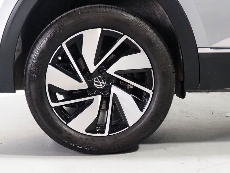 2025 Volkswagen Atlas 2.0T SEL AWD *HEADS-UP DISPLAY, NAVIGATION, ADAPTIVE CRUISE, DIGITAL COCKPIT, SAFETY ALERTS, BACKUP-CAMERA, PANORAMA MOONROOF, LEATHER, CLIMATE SEATS, HEATED STEERING, 2ND ROW CAPTAIN'S, WIRELESS CHARGING, ANDROID & APPLE Round Rock TX