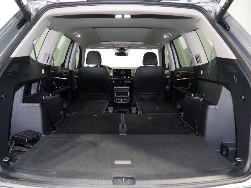 2025 Volkswagen Atlas 2.0T SEL AWD *HEADS-UP DISPLAY, NAVIGATION, ADAPTIVE CRUISE, DIGITAL COCKPIT, SAFETY ALERTS, BACKUP-CAMERA, PANORAMA MOONROOF, LEATHER, CLIMATE SEATS, HEATED STEERING, 2ND ROW CAPTAIN'S, WIRELESS CHARGING, ANDROID & APPLE Round Rock TX