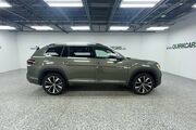 2025 Volkswagen Atlas 2.0T SEL Premium R-Line Oshkosh WI