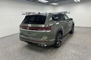 2025 Volkswagen Atlas 2.0T SEL Premium R-Line Oshkosh WI