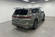 2025 Volkswagen Atlas 2.0T SEL Premium R-Line Oshkosh WI