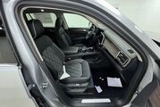2025 Volkswagen Atlas 2.0T SEL Premium R-Line Oshkosh WI