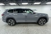 2025 Volkswagen Atlas 2.0T SEL Premium R-Line Oshkosh WI
