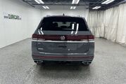 2025 Volkswagen Atlas 2.0T SEL Premium R-Line Oshkosh WI