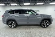2025 Volkswagen Atlas 2.0T SEL Premium R-Line Oshkosh WI