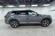 2025 Volkswagen Atlas 2.0T SEL Premium R-Line Oshkosh WI