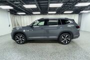 2025 Volkswagen Atlas 2.0T SEL Premium R-Line Oshkosh WI