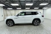 2025 Volkswagen Atlas 2.0T SEL Premium R-Line Oshkosh WI