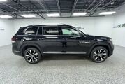 2025 Volkswagen Atlas 2.0T SEL Premium R-Line Oshkosh WI
