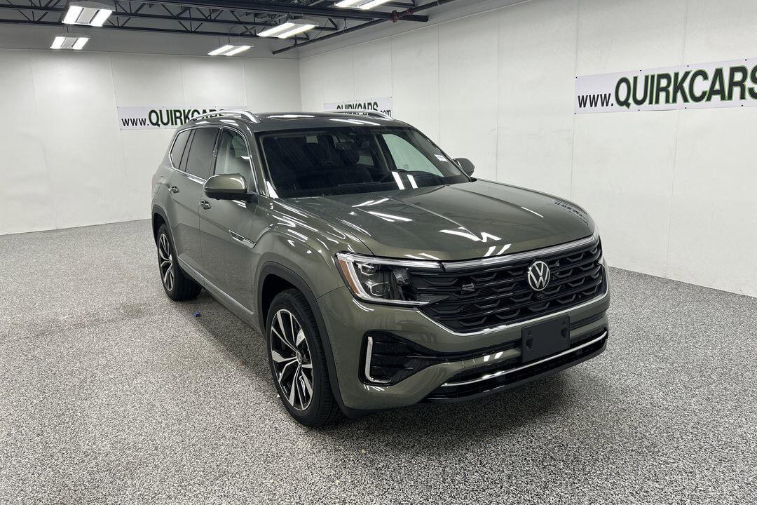 2025 Volkswagen Atlas 2.0T SEL Premium R-Line Oshkosh WI