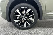 2025 Volkswagen Atlas 2.0T SEL Premium R-Line Oshkosh WI