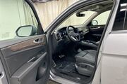 2025 Volkswagen Atlas 2.0T SEL Premium R-Line Oshkosh WI
