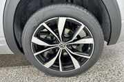 2025 Volkswagen Atlas 2.0T SEL Premium R-Line Oshkosh WI