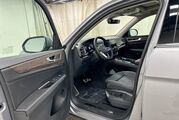 2025 Volkswagen Atlas 2.0T SEL Premium R-Line Oshkosh WI