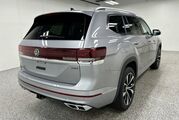 2025 Volkswagen Atlas 2.0T SEL Premium R-Line Oshkosh WI